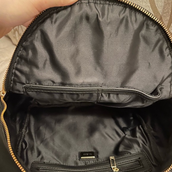 Clearing up new or rarely used things from my closet. - Picture 3 of 3